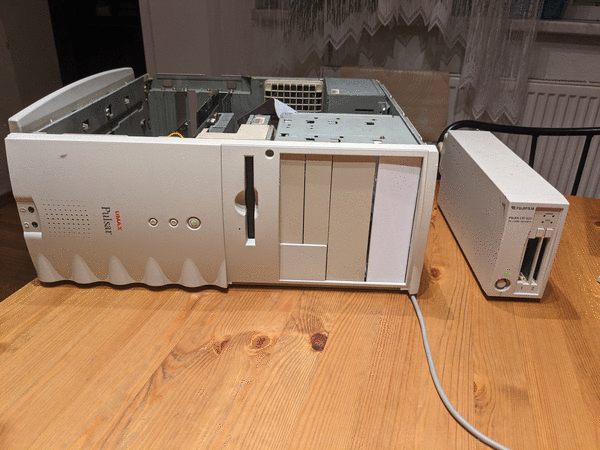 S900 s SCSI čtečkou